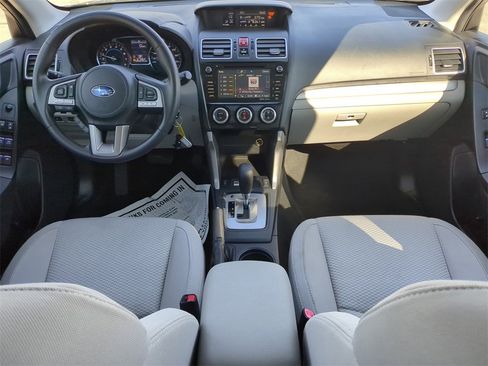Used 2017 Subaru Forester 2.5i Premium image 12