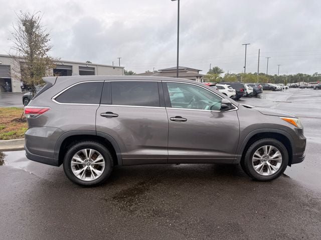 Used 2016 Toyota Highlander Plus FWD image 23