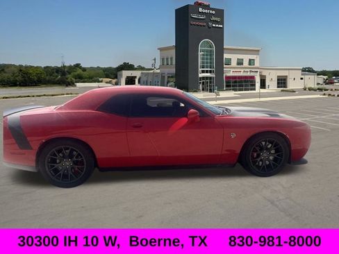 Used 2016 Dodge Challenger SRT Hellcat RWD image 2