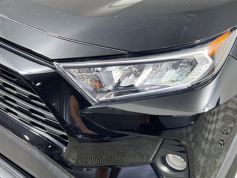 Used 2021 Toyota RAV4 XLE FWD image 12