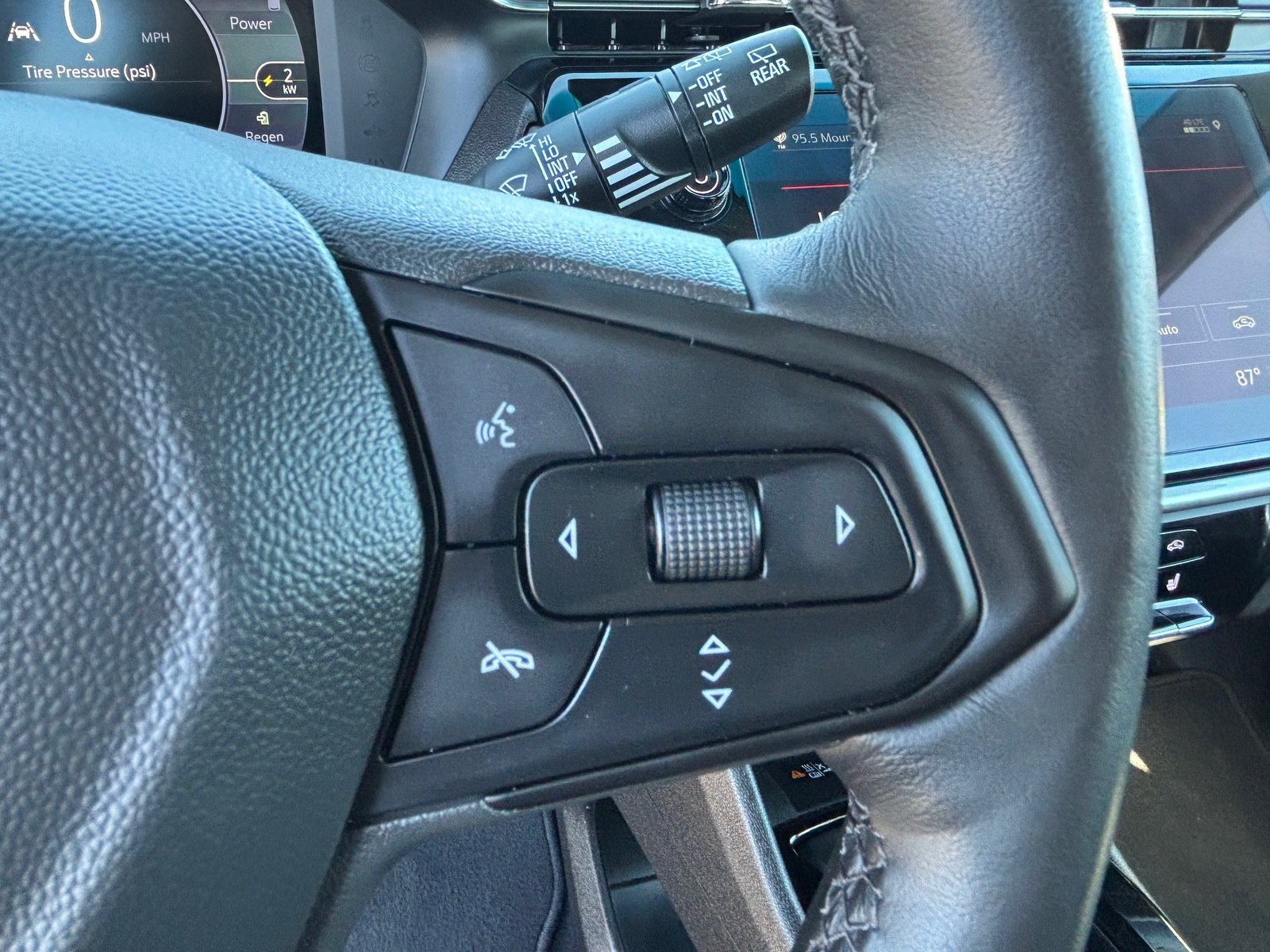Used 2023 Chevrolet Bolt LT w/ Infotainment Package FWD image 23