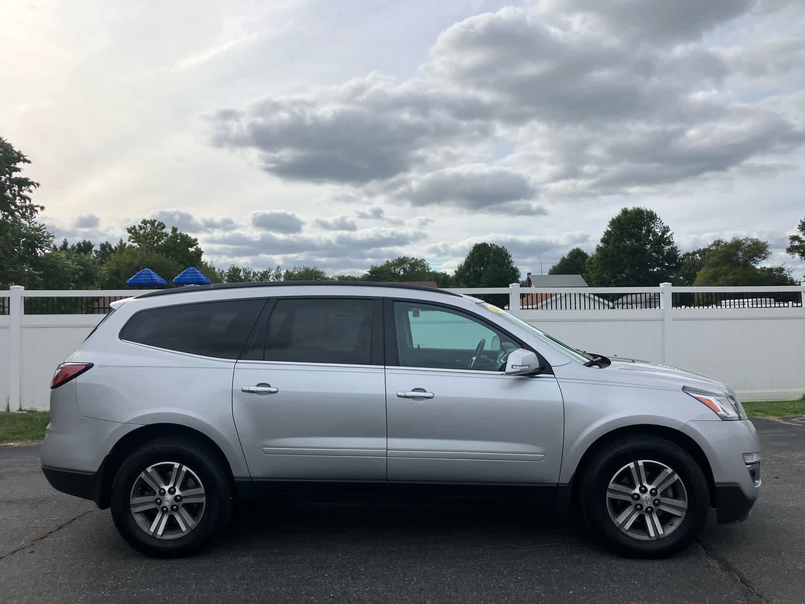 Used 2017 Chevrolet Traverse LT AWD/4WD image 5