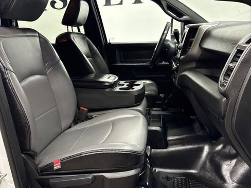 Used 2024 RAM 2500 Tradesman w/ Chrome Appearance Group image 23