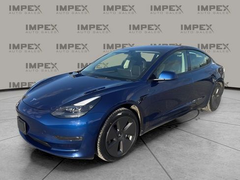 Used 2023 Tesla Model 3 Standard Range image 1