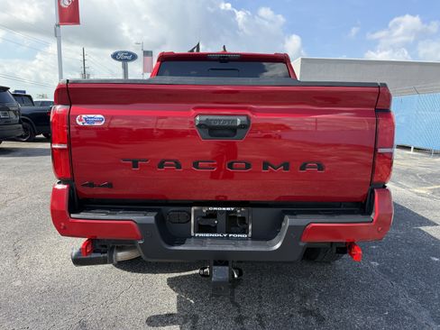 Used 2025 Toyota Tacoma TRD Off-Road w/ TRD Off Road Premium Package AWD/4WD image 3