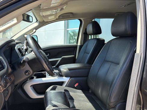 Used 2017 Nissan Titan SL AWD/4WD image 10