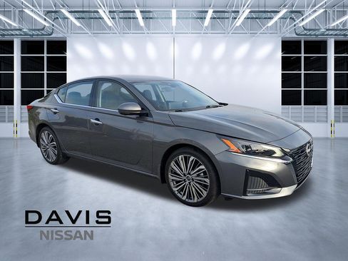 Used 2025 Nissan Altima 2.5 SL FWD image 1
