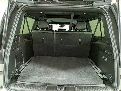 Certified 2023 Jeep Wagoneer L Series III w/ Premium Group I AWD/4WD image 13