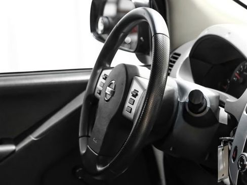 Used 2019 Nissan Frontier S image 18