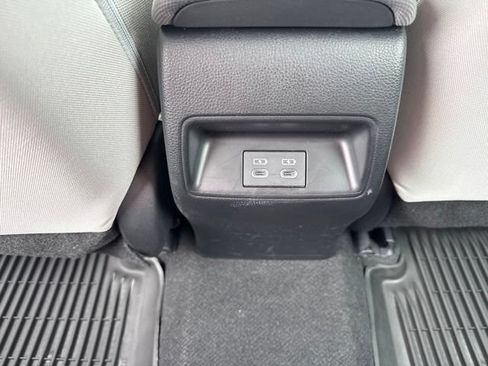 Used 2024 Toyota Corolla LE FWD image 31