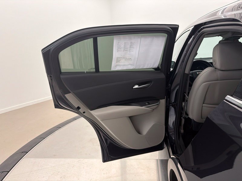 Used 2023 Cadillac XT4 Premium Luxury AWD/4WD image 13