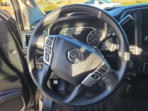 Certified 2022 Nissan Titan SV image 16