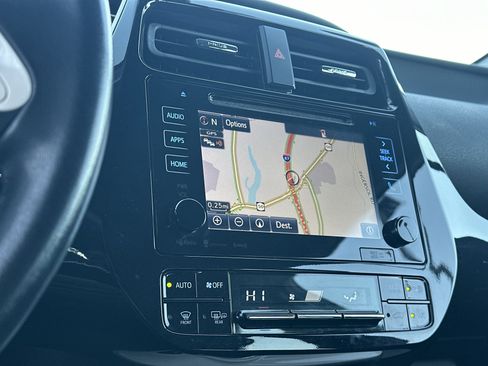 Used 2018 Toyota Prius Prime Plus image 21