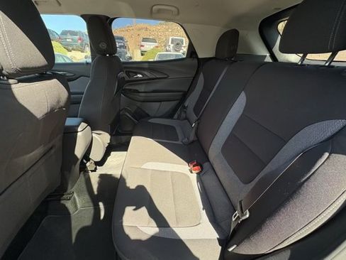 Used 2025 Chevrolet TrailBlazer LT AWD/4WD image 10