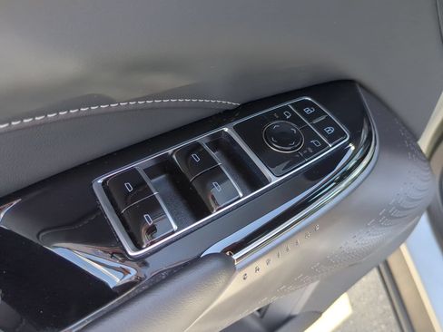 Used 2024 Cadillac Lyriq Tech AWD/4WD image 21