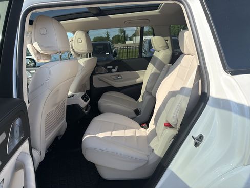 Used 2025 Mercedes-Benz GLS 450 4MATIC image 31
