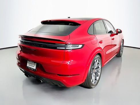 Certified 2025 Porsche Cayenne GTS AWD/4WD image 9