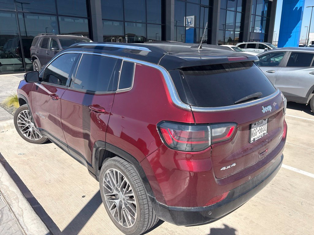Used 2022 Jeep Compass Limited w/ Elite Group AWD/4WD image 3