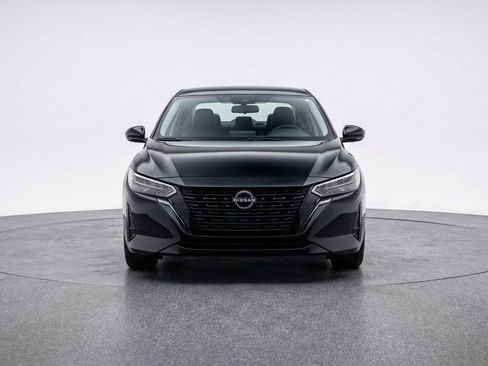 Used 2025 Nissan Sentra SV FWD image 2