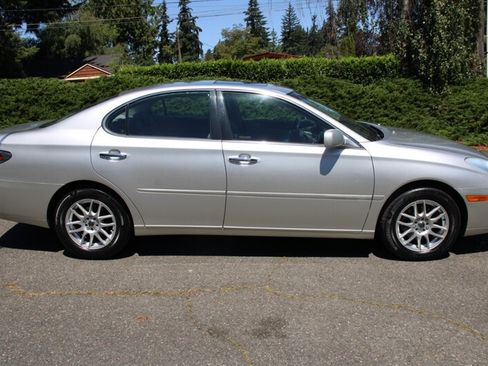 Used 2003 Lexus ES 330 FWD image 12