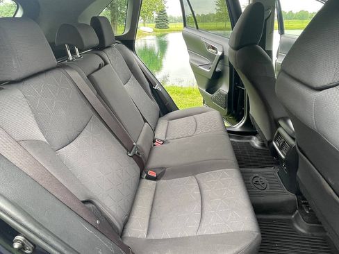 Used 2019 Toyota RAV4 XLE w/ Convenience Package AWD/4WD image 6