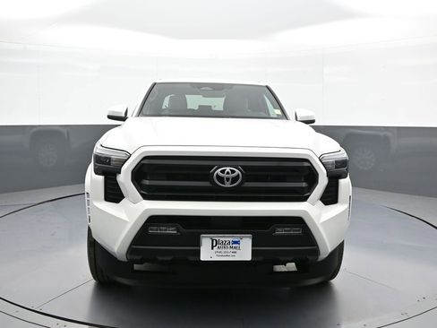 Used 2024 Toyota Tacoma SR5 image 2