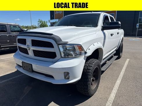 Used 2017 RAM 1500 Express AWD/4WD image 3