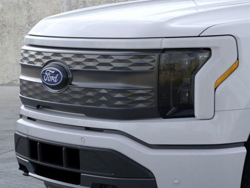 New 2025 Ford F150 Lightning Lariat image 19