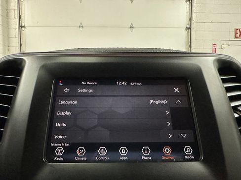 Used 2019 Jeep Cherokee Latitude Plus w/ Cold Weather Group AWD/4WD image 34