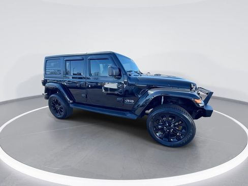 Used 2023 Jeep Wrangler Unlimited Sahara w/ Cold Weather Group AWD/4WD image 2