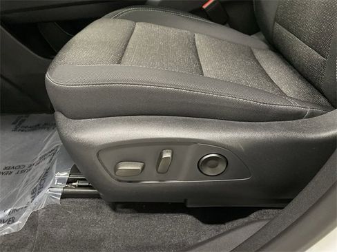 Certified 2025 Chevrolet Traverse LT image 22