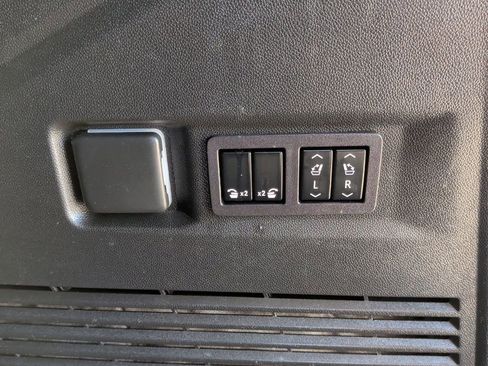 Used 2023 Chevrolet Tahoe High Country RWD image 43