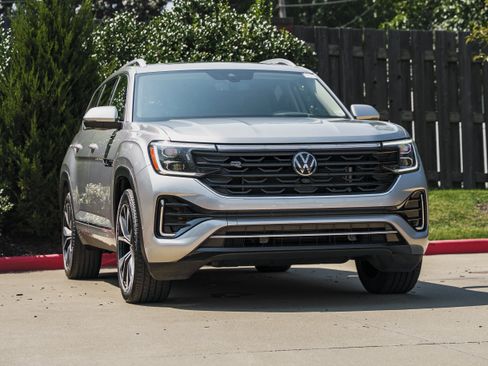 Used 2024 Volkswagen Atlas SEL Premium R-Line AWD/4WD image 1