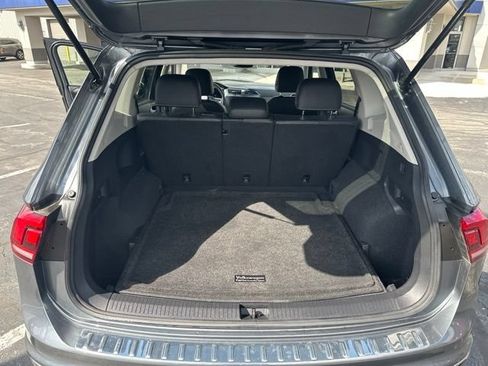 Used 2023 Volkswagen Tiguan SE AWD/4WD image 16