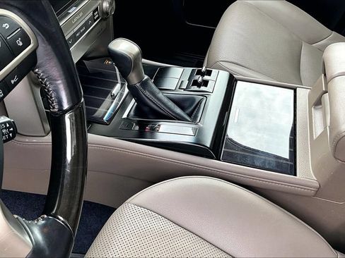 Used 2020 Lexus GX 460 Premium w/ Premium Package AWD/4WD image 19