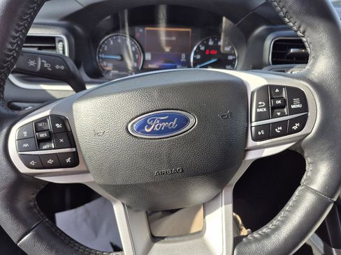 Certified 2022 Ford Explorer XLT w/ Equipment Group 202A image 16