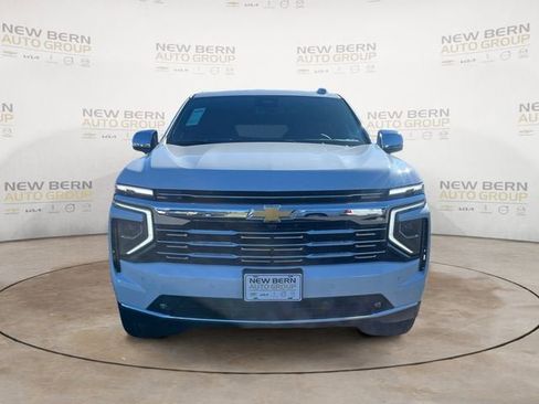 New 2026 Chevrolet Suburban Premier w/ Sun And Tow Package AWD/4WD image 8