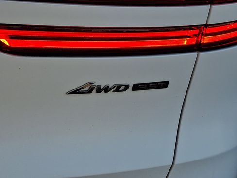 Used 2023 Genesis GV70 3.5T Sport w/ Sport Prestige Package AWD/4WD image 32