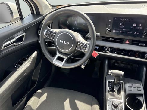 Used 2024 Kia Sportage LX image 13