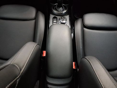 Used 2022 MINI Cooper Clubman S image 19