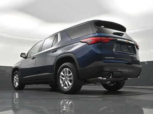 Used 2023 Chevrolet Traverse LS FWD image 26