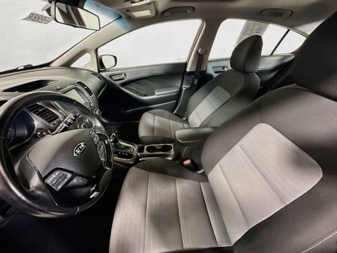 Used 2018 Kia Forte S w/ S Technology Plus Package FWD image 19