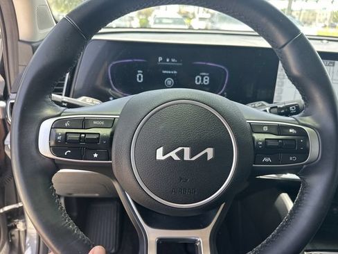 Certified 2025 Kia Sportage EX FWD image 17