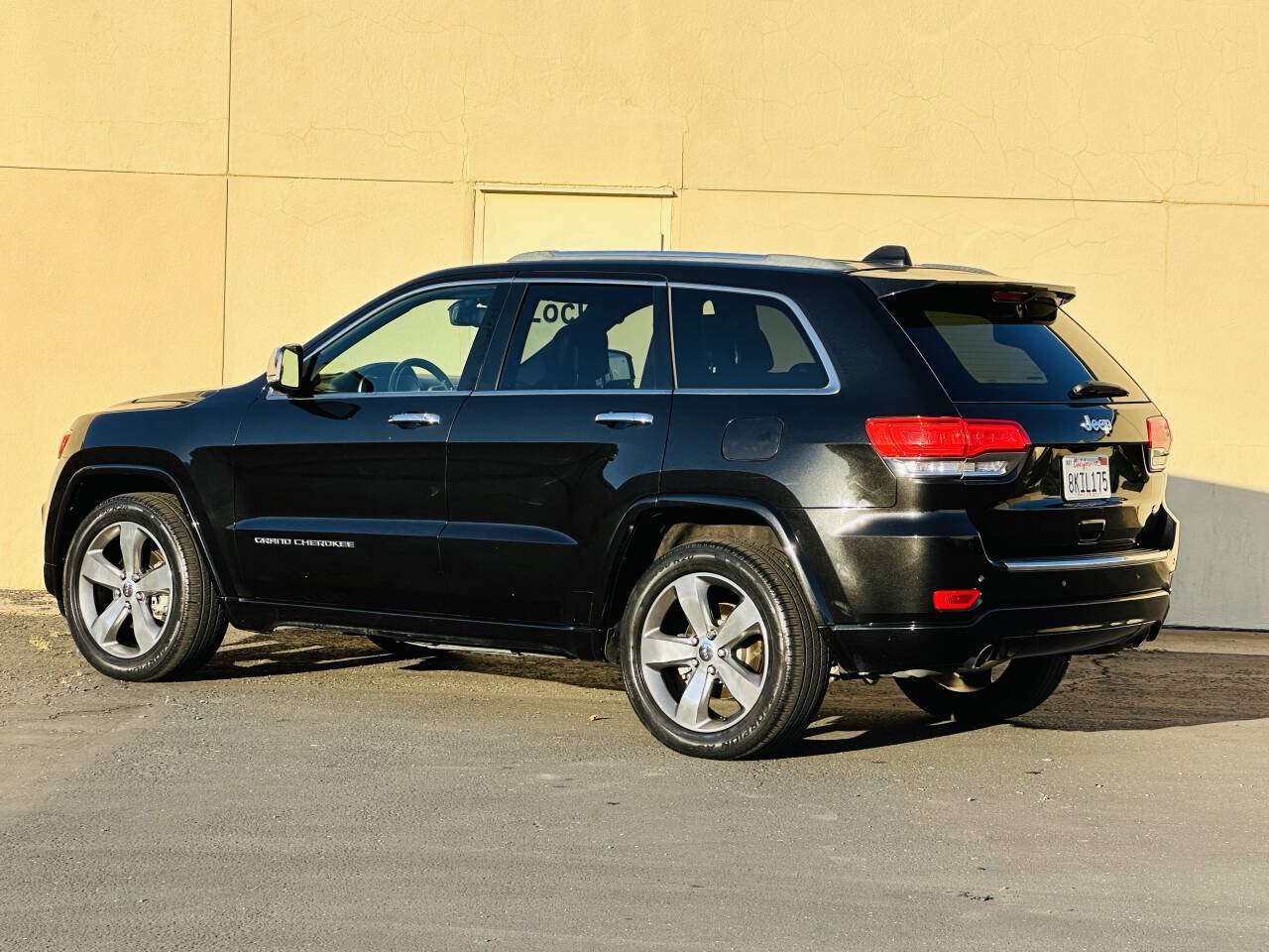 Used 2014 Jeep Grand Cherokee Overland RWD image 5