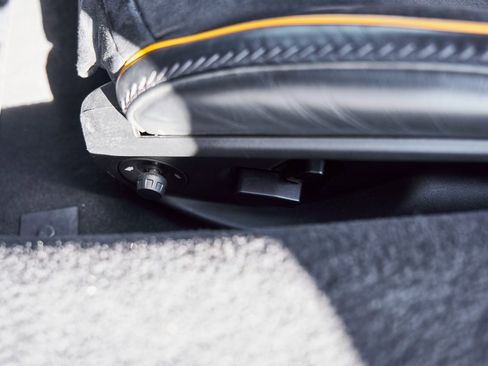 Used 2023 McLaren Artura image 31