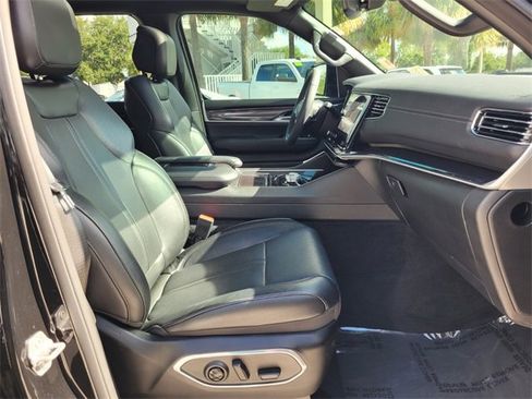 Used 2023 Jeep Wagoneer 4WD w/ Premium Group I image 20