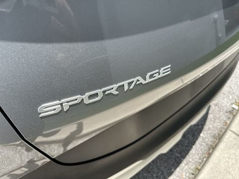 Used 2023 Kia Sportage LX AWD/4WD image 14