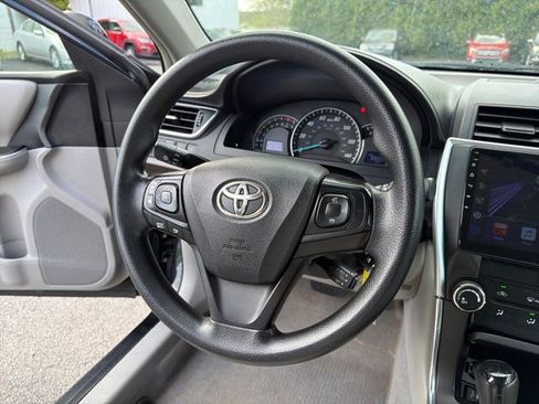 Used 2015 Toyota Camry LE FWD image 29