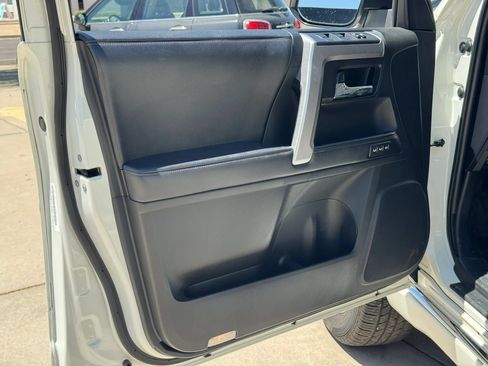 Used 2017 Toyota 4Runner Limited AWD/4WD image 10