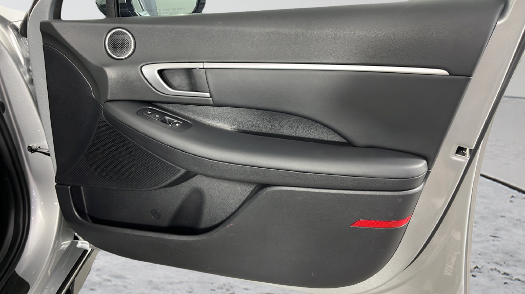 Used 2025 Hyundai Sonata SEL FWD image 19